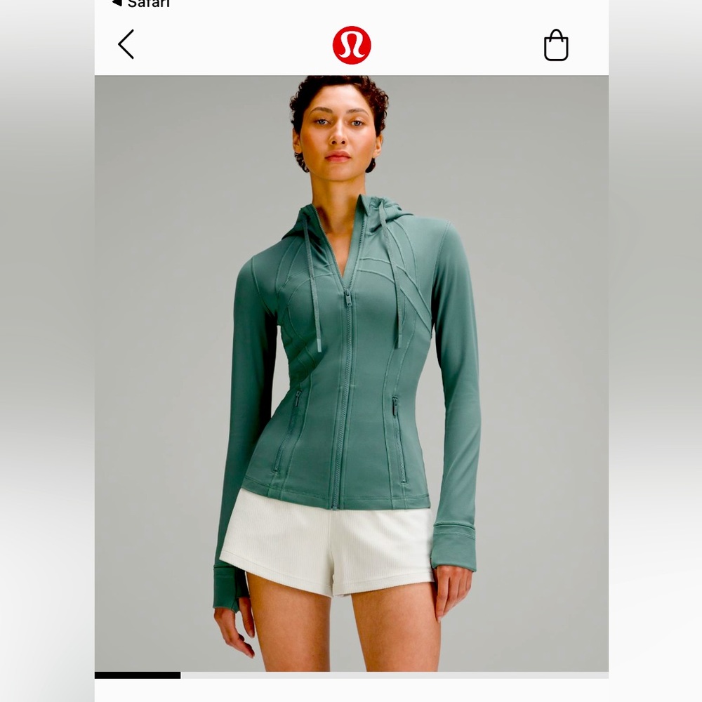 Great condition Lululemon Hooded Define Jacket
Color: Medium Forest
Size: 8